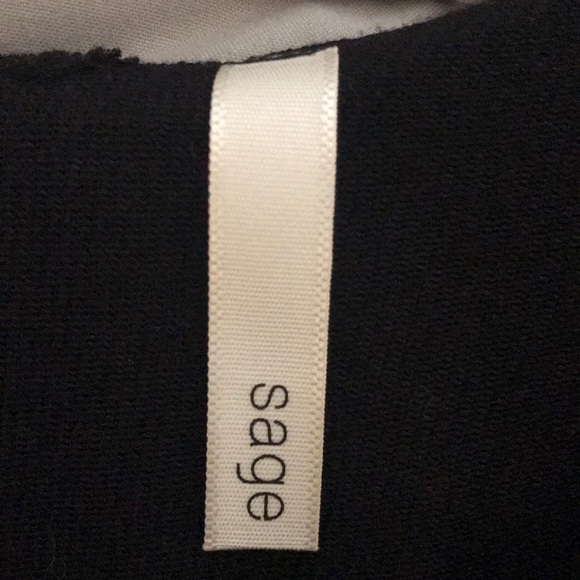 Black peekaboo shoulder tunic - Picture 3 of 3